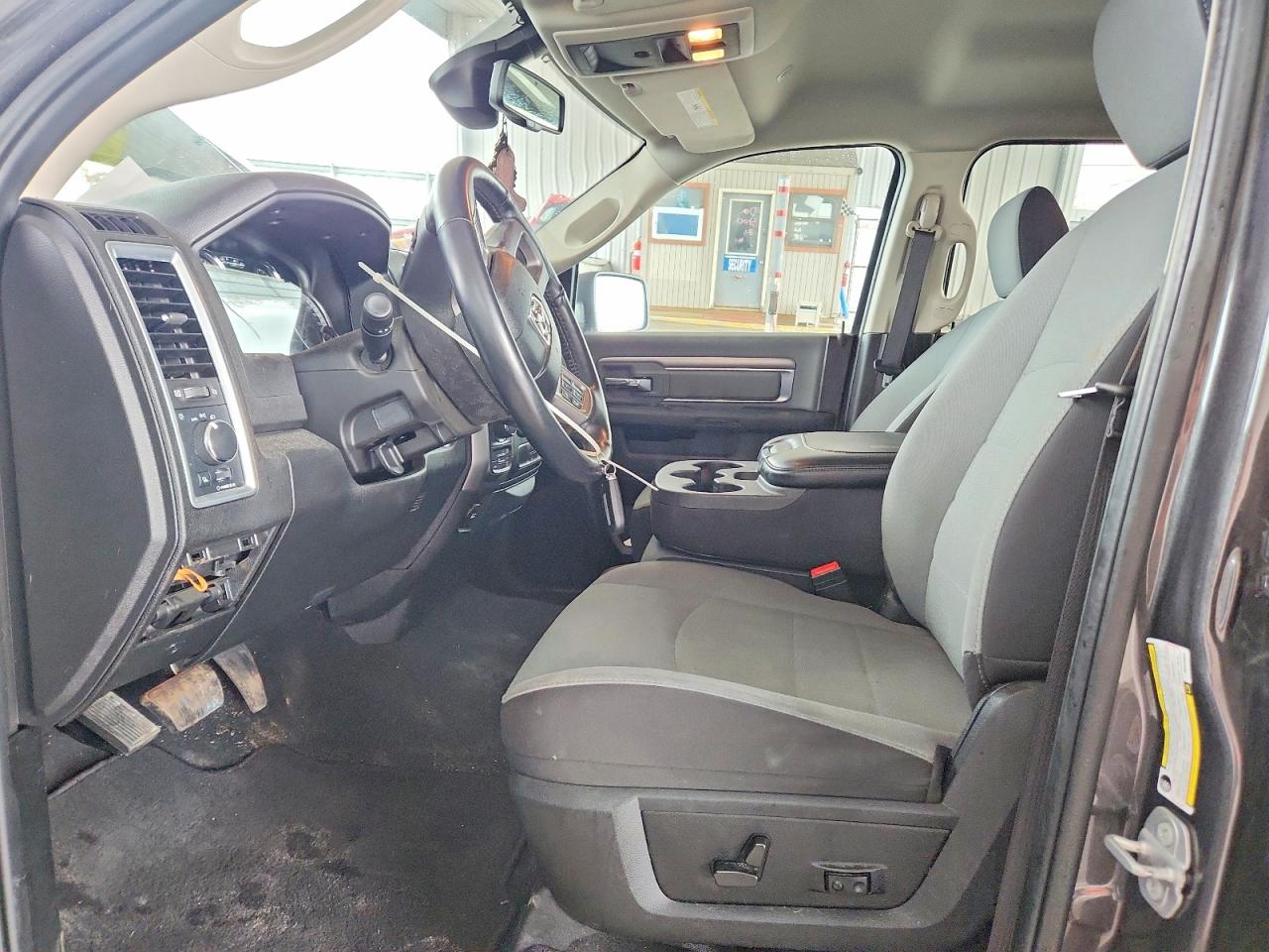 2022 RAM 1500 CLASSIC SLT photo 13
