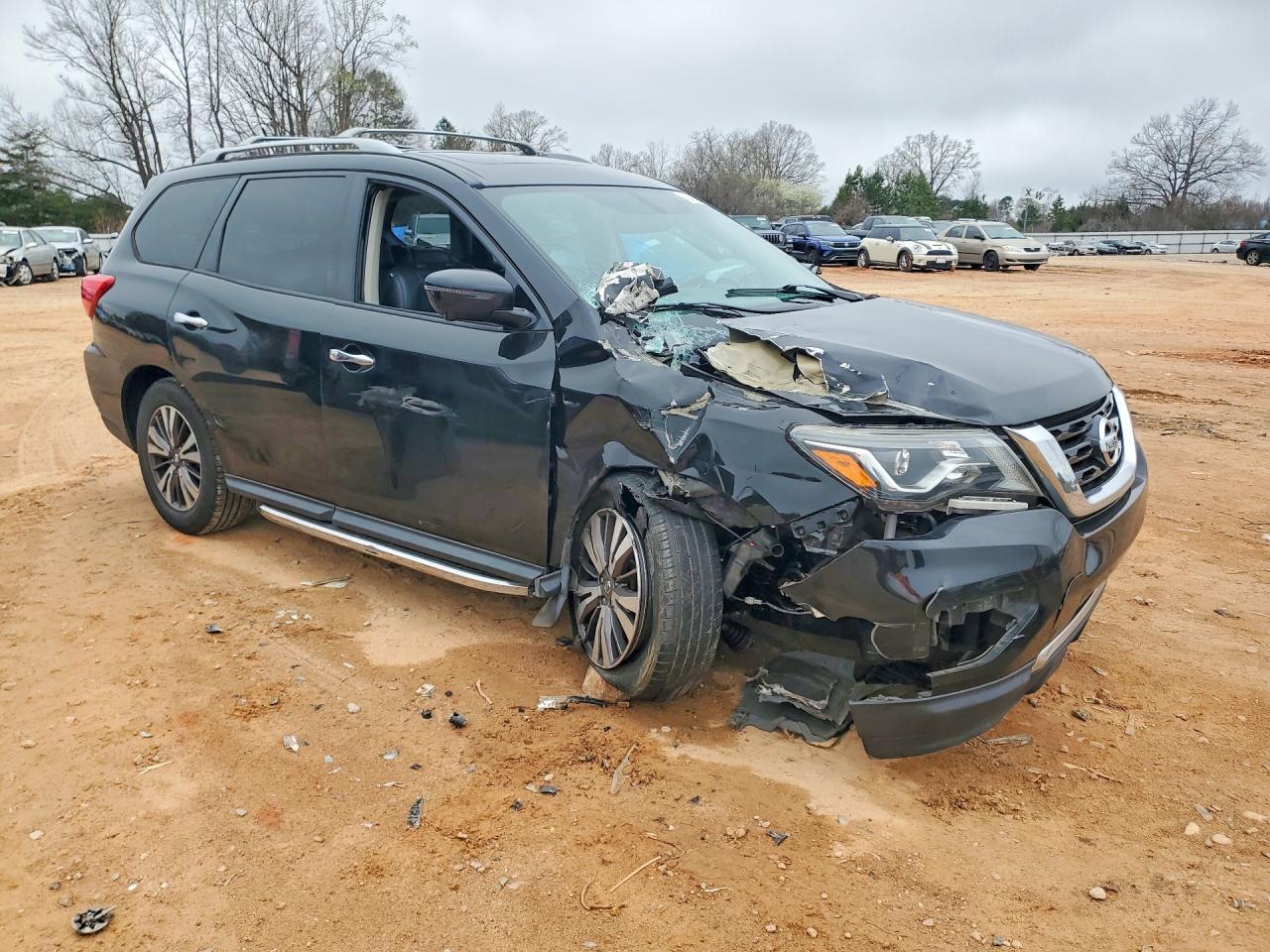 2017 NISSAN PATHFINDER SL photo 4