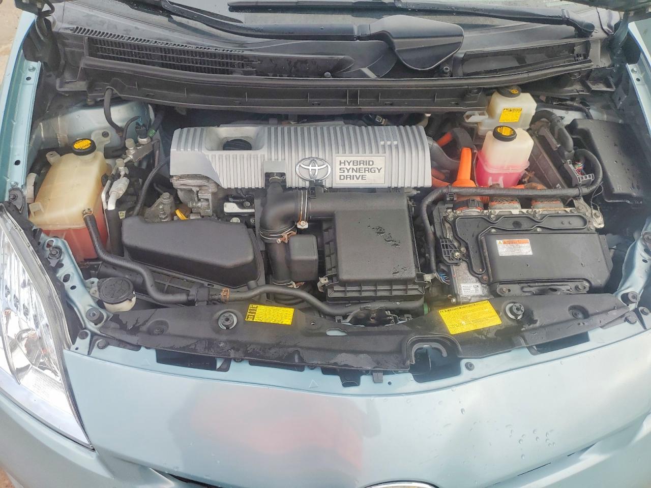 2013 TOYOTA PRIUS TWO photo 31