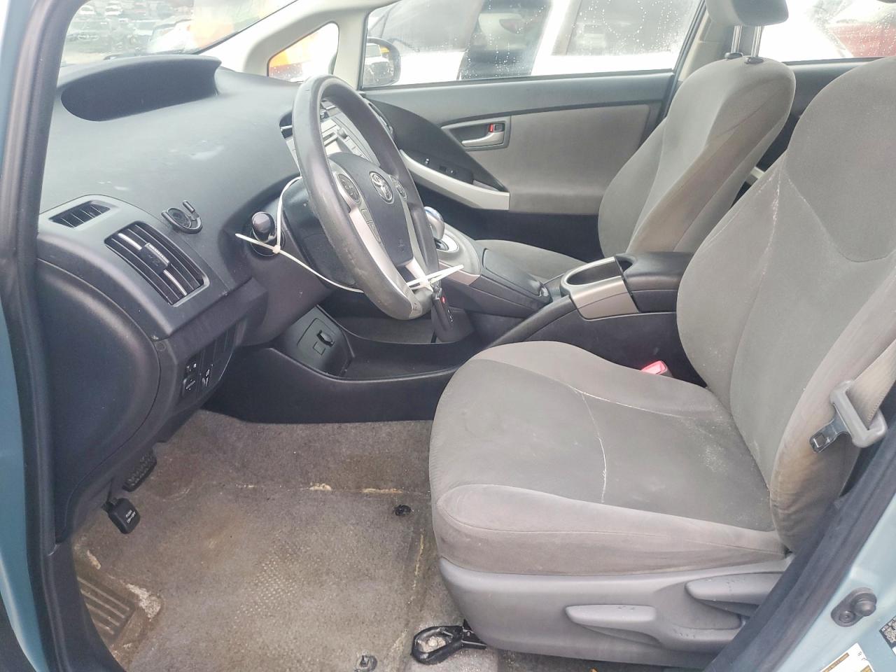 2013 TOYOTA PRIUS TWO photo 19