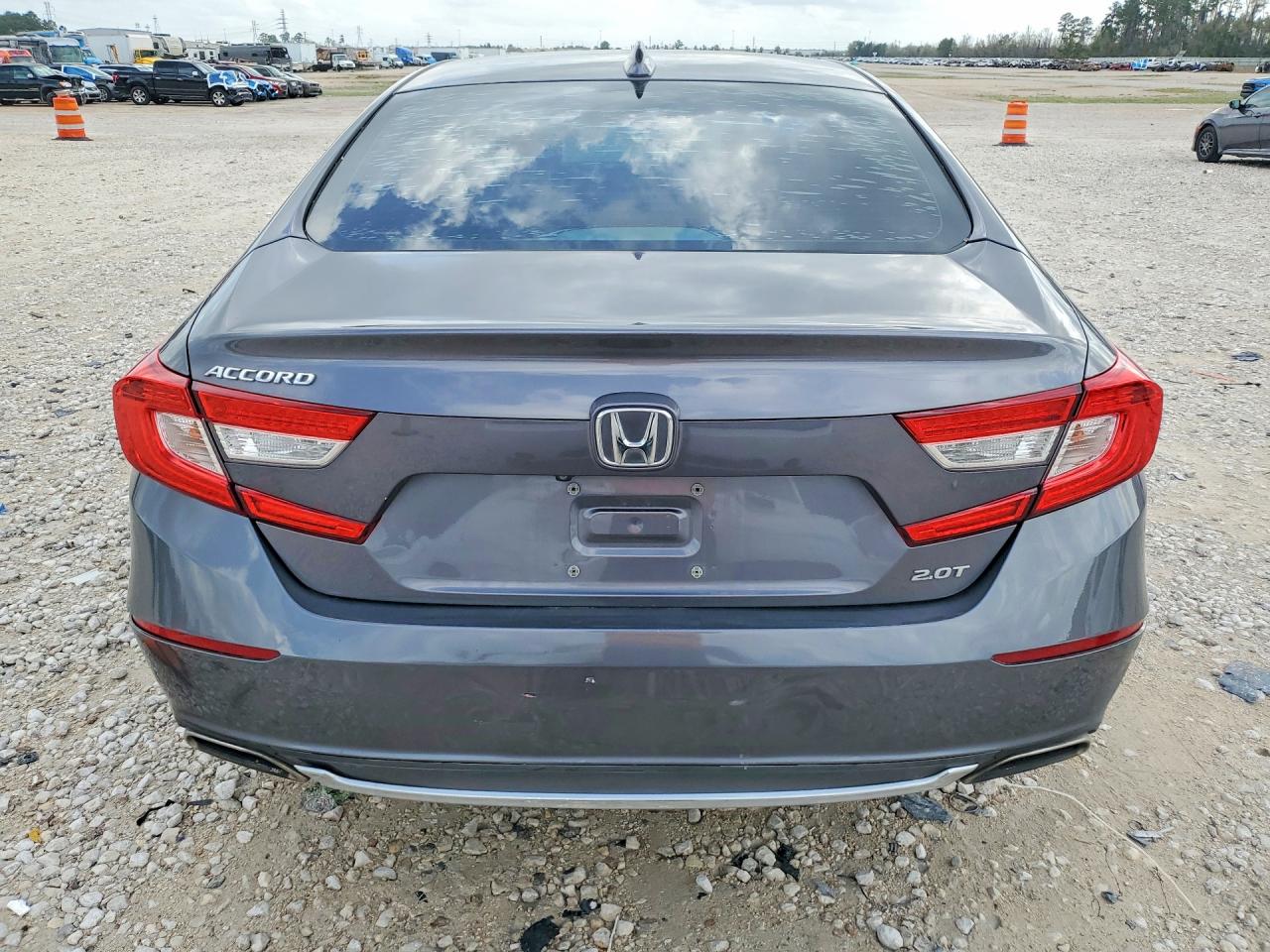 2018 HONDA ACCORD EXL photo 6