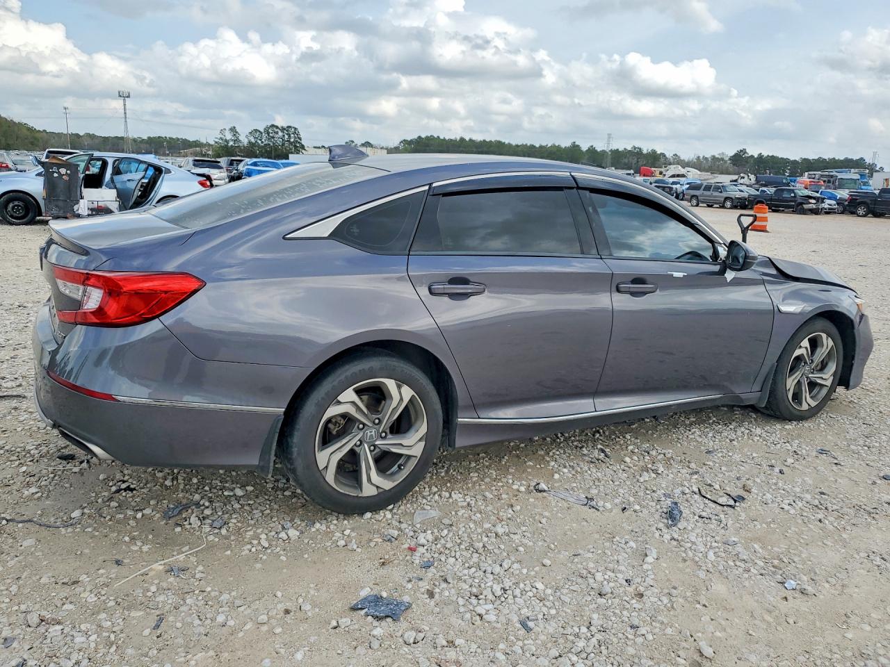 2018 HONDA ACCORD EXL photo 3