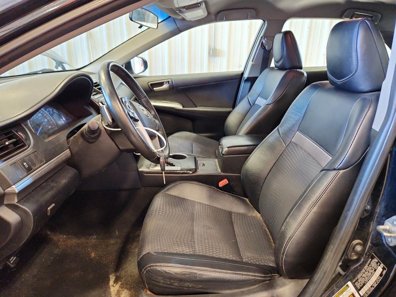 2014 TOYOTA CAMRY SE photo 7