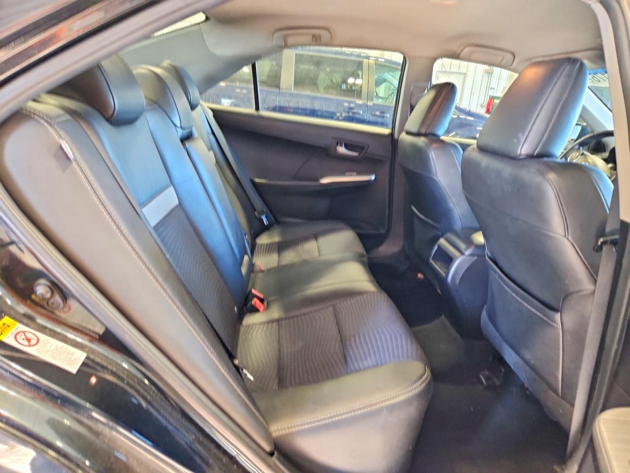 2014 TOYOTA CAMRY SE photo 10