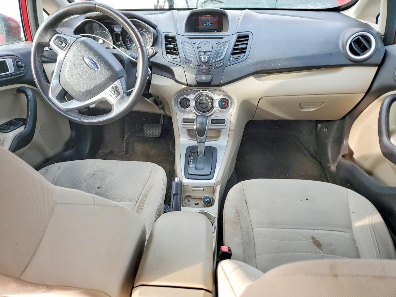 2016 FORD FIESTA SE photo 8