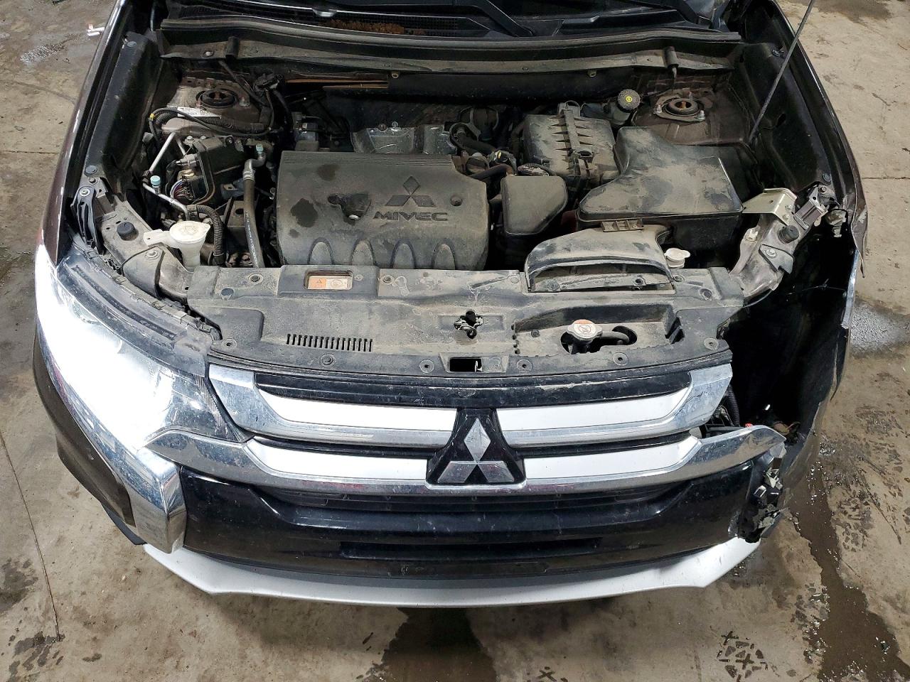 2017 MITSUBISHI OUTLANDER SE photo 12