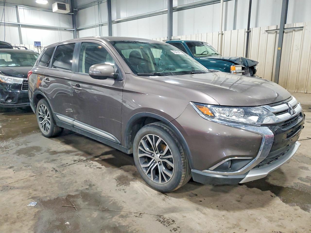 2017 MITSUBISHI OUTLANDER SE photo 4