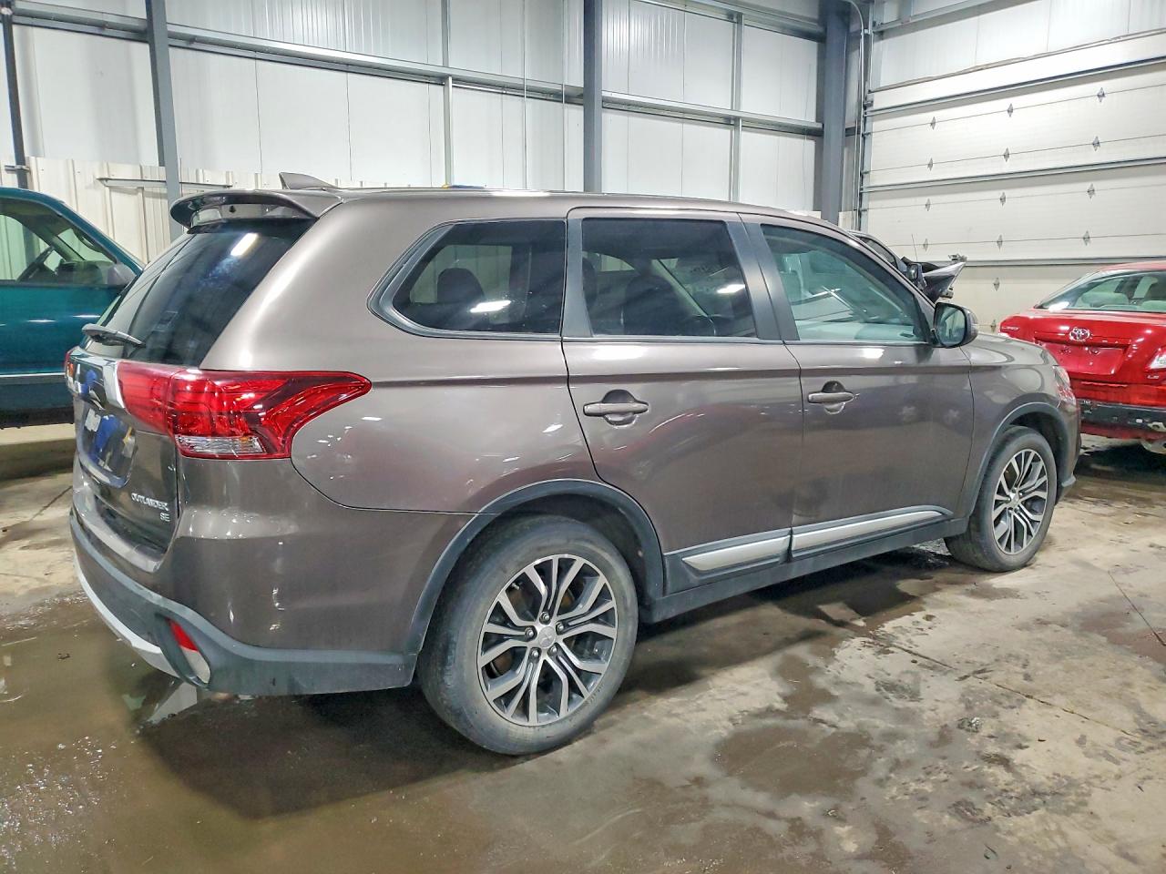 2017 MITSUBISHI OUTLANDER SE photo 3