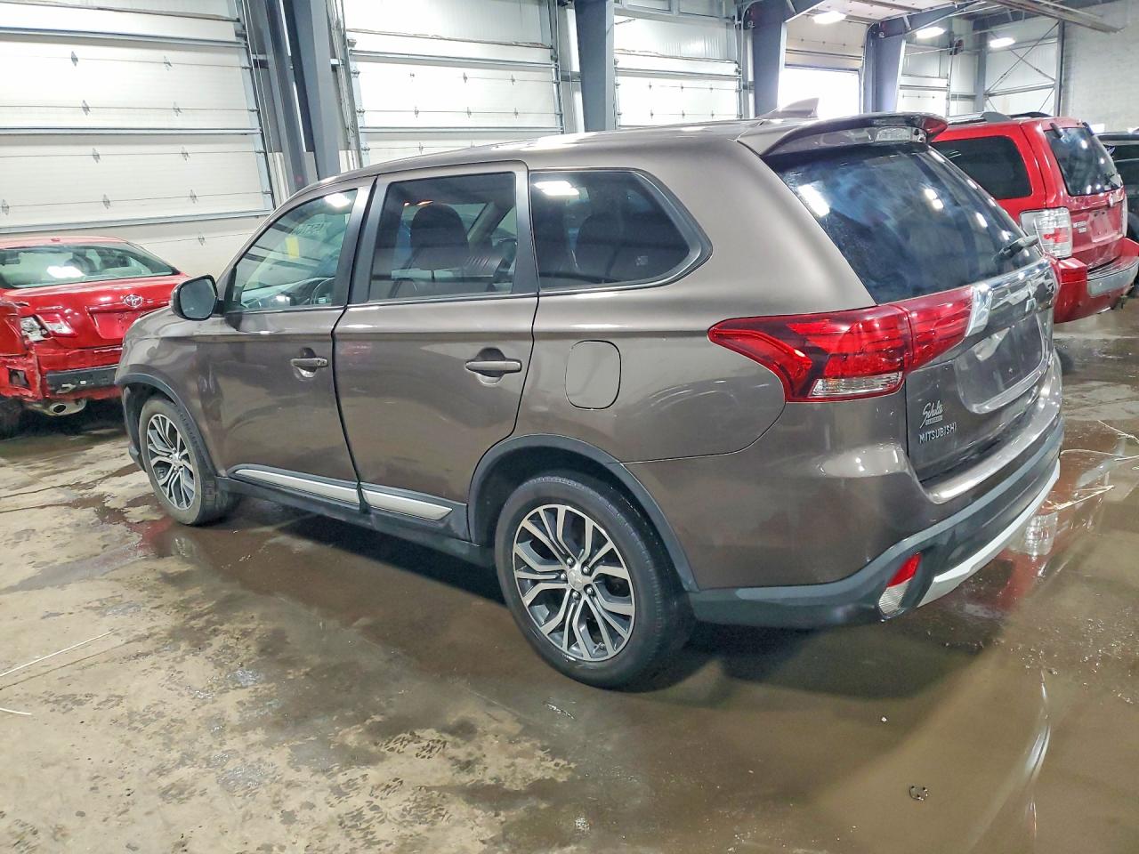 2017 MITSUBISHI OUTLANDER SE photo 2