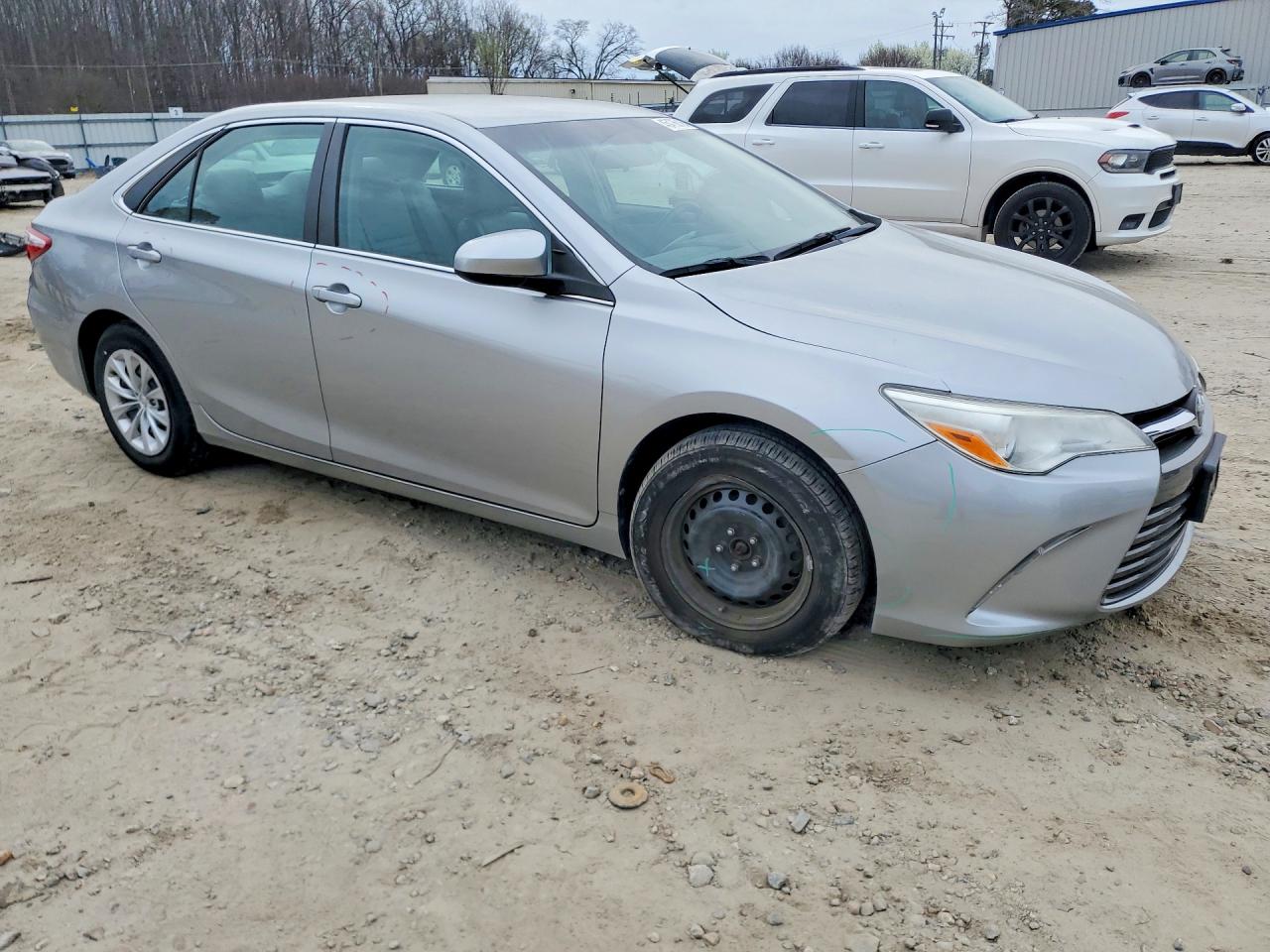 2017 TOYOTA CAMRY LE photo 7