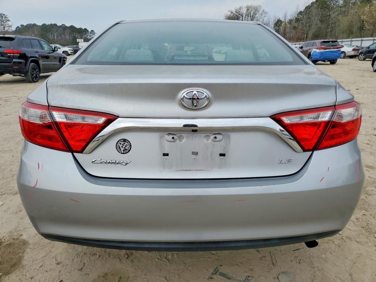 2017 TOYOTA CAMRY LE photo 11