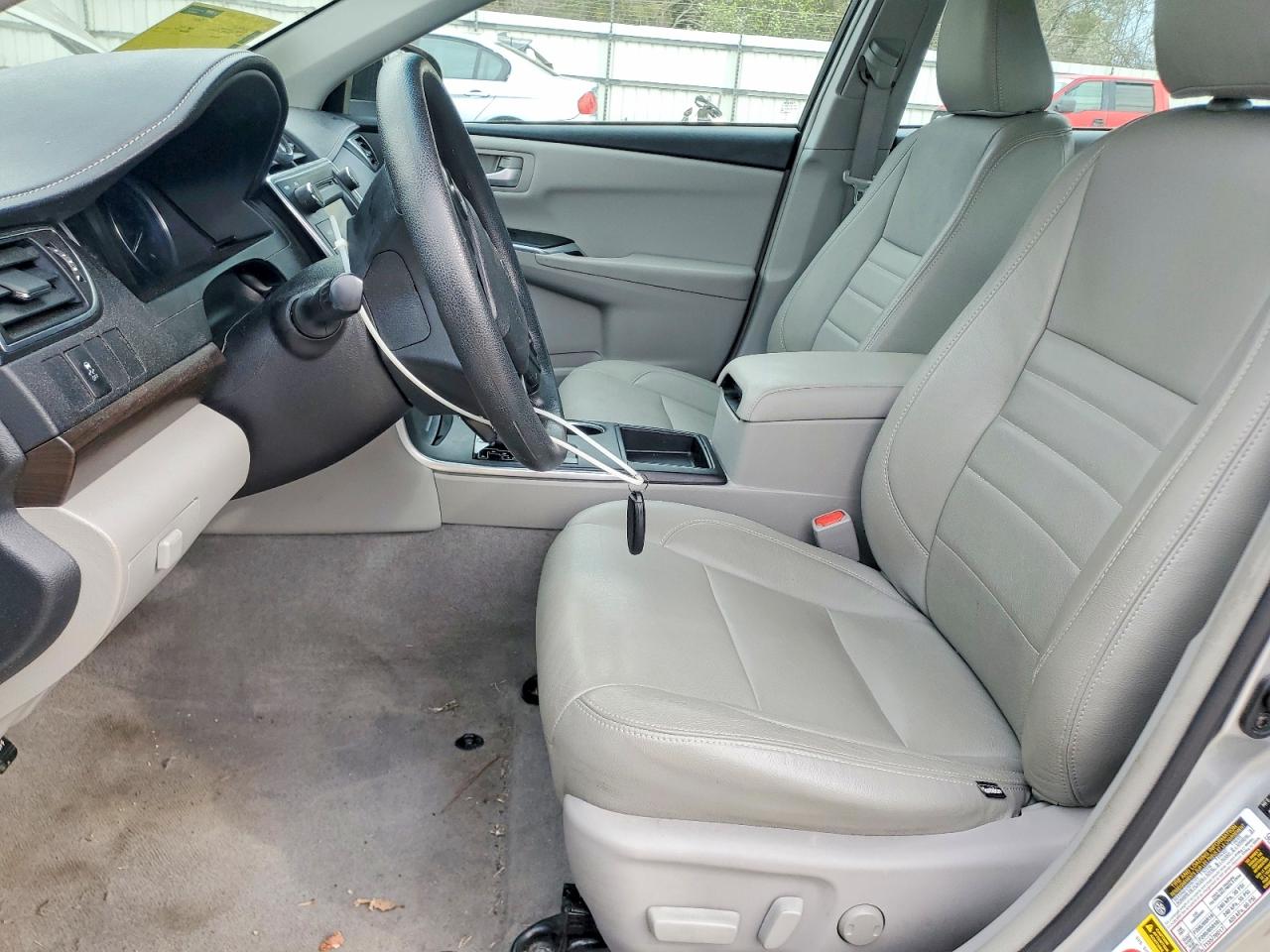 2017 TOYOTA CAMRY LE photo 13