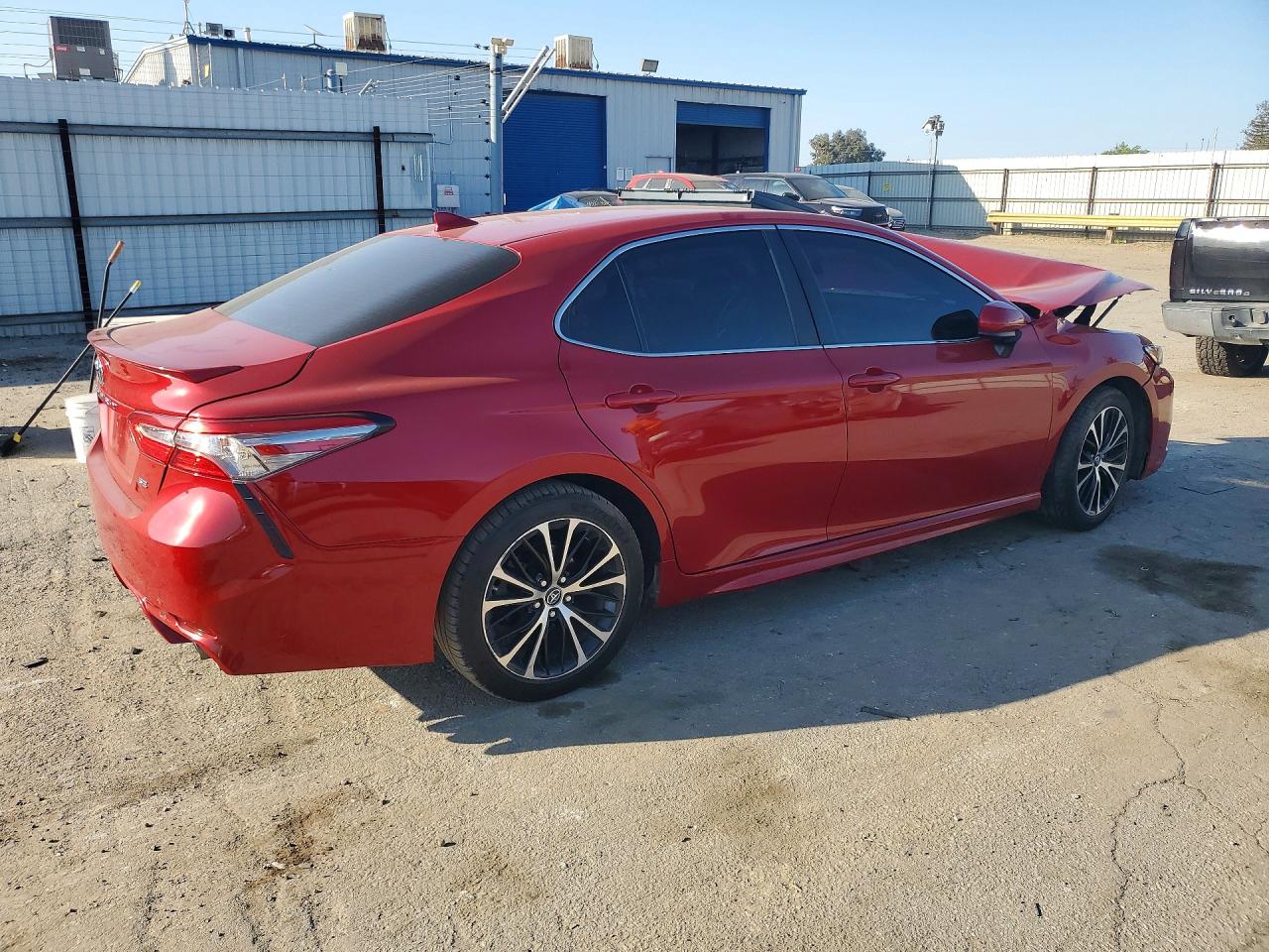 2019 TOYOTA CAMRY SE photo 7