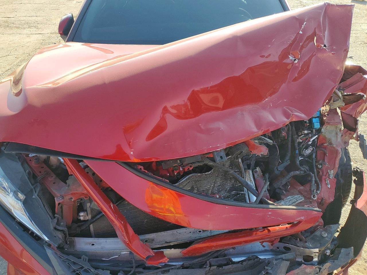 2019 TOYOTA CAMRY SE photo 31