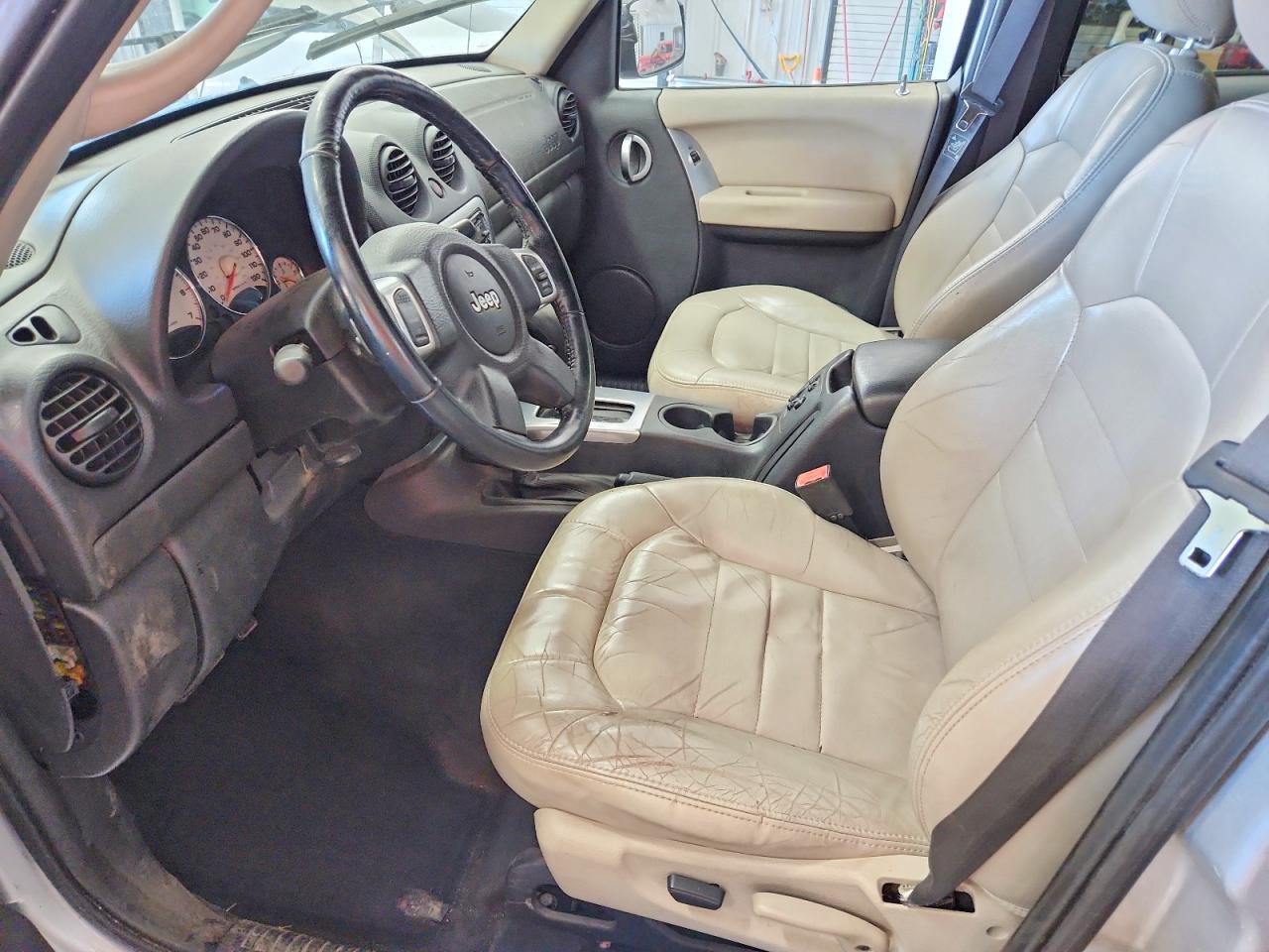 2002 JEEP LIBERTY LIMITED photo 13