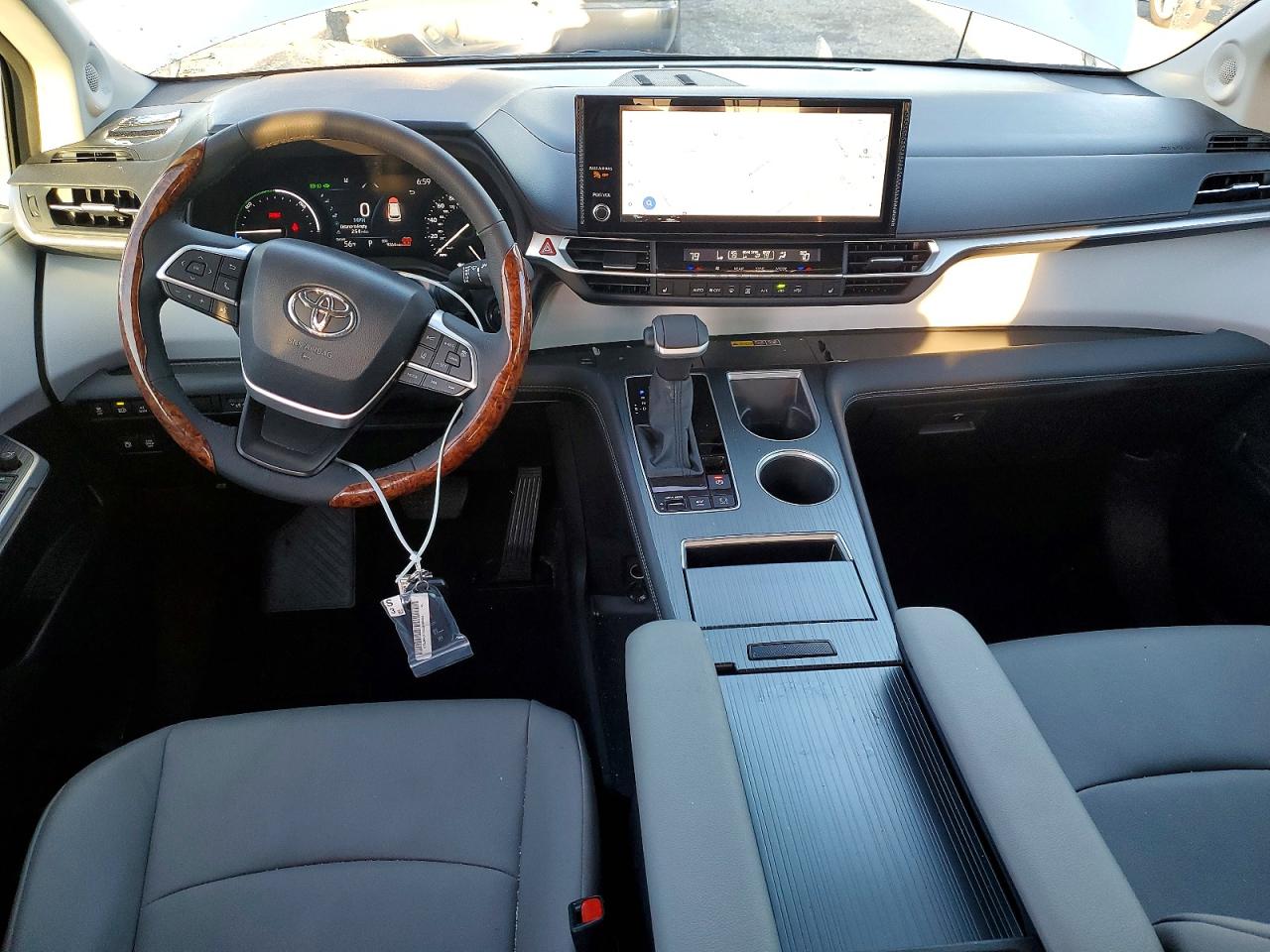 2025 TOYOTA SIENNA XLE 7-PASSENGER photo 22