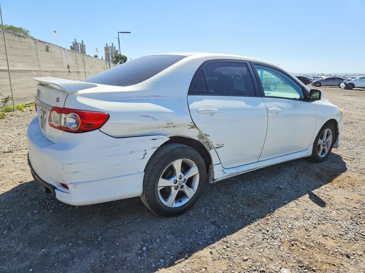 2013 TOYOTA COROLLA S photo 3