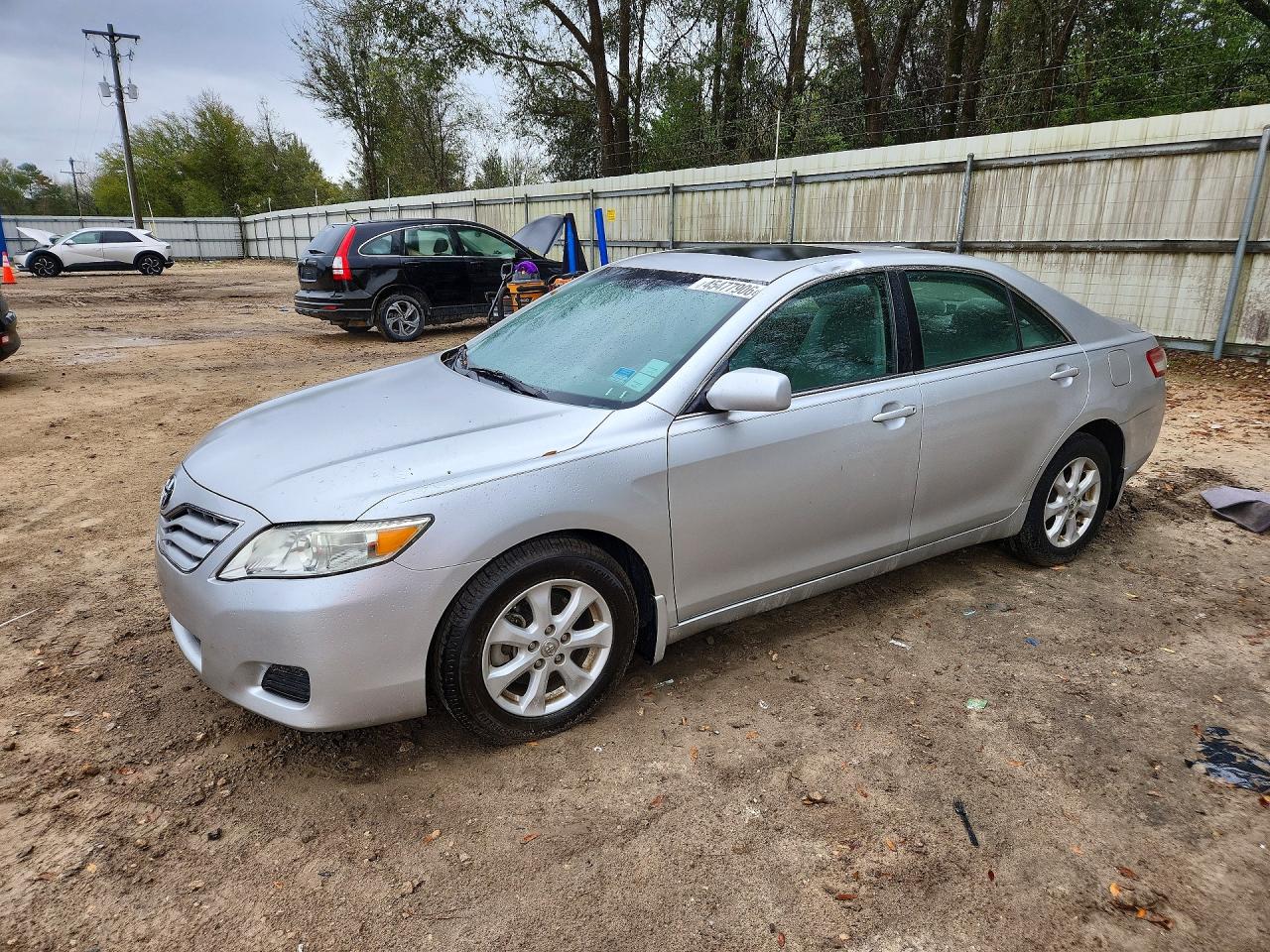 2011 TOYOTA CAMRY