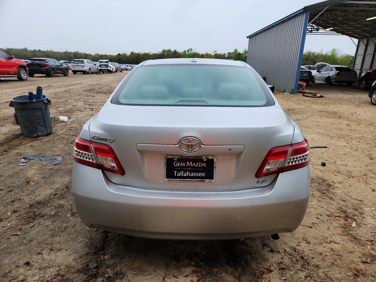 2011 TOYOTA CAMRY LE photo 6