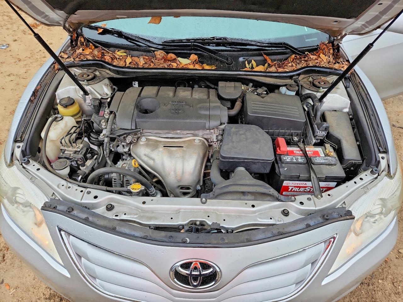 2011 TOYOTA CAMRY LE photo 11