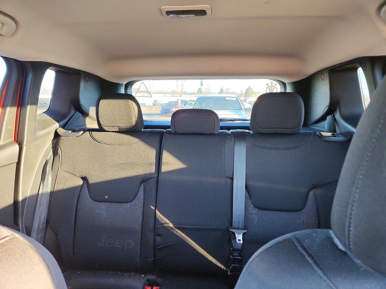 2015 JEEP RENEGADE LATITUDE photo 19