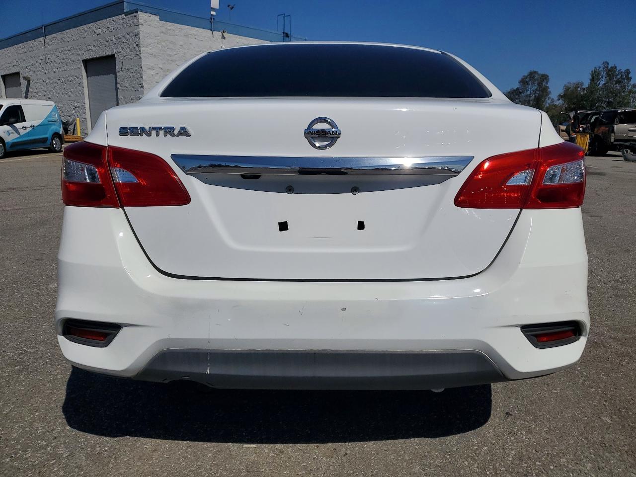 2018 NISSAN SENTRA S photo 11