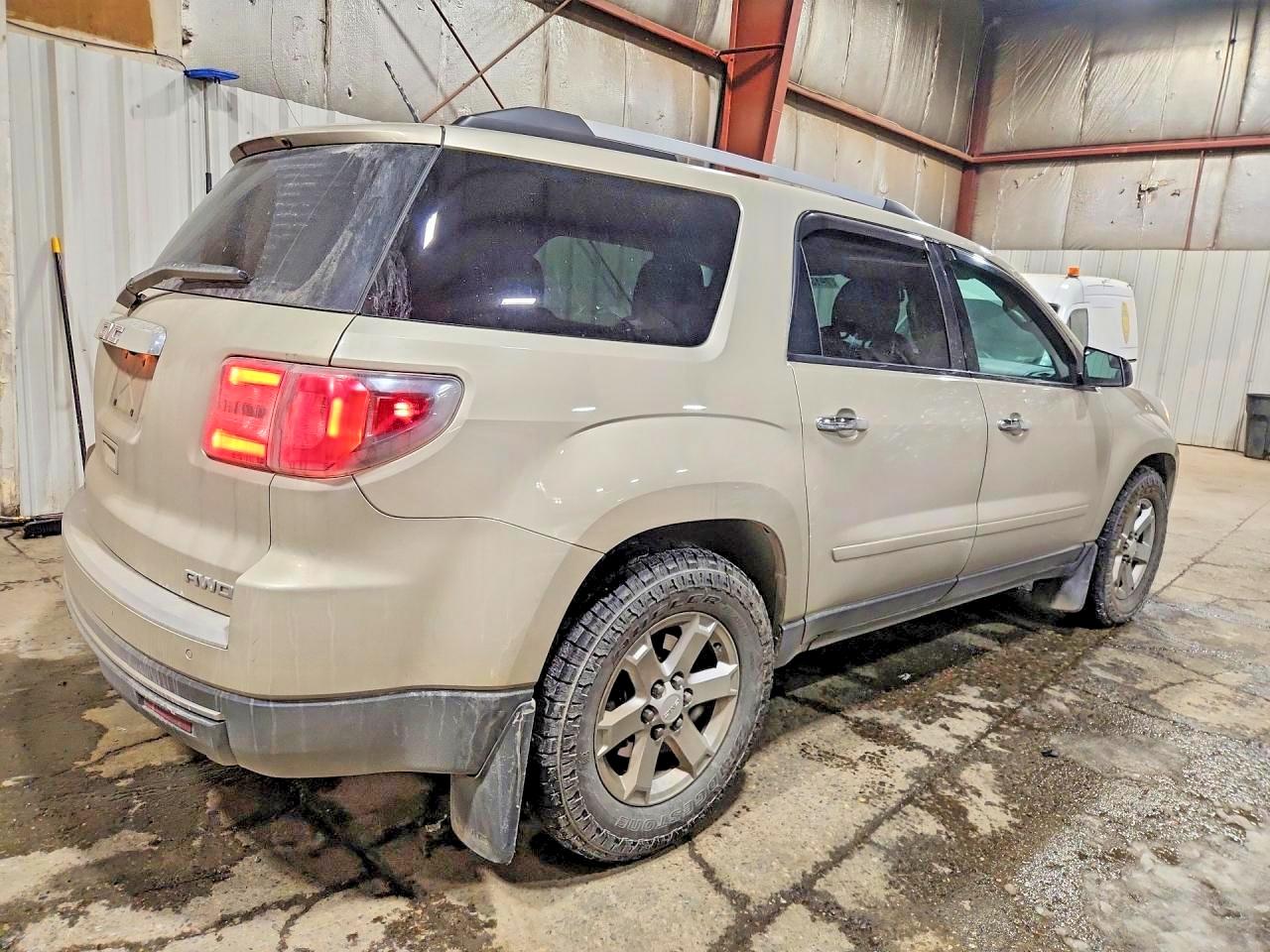 2014 GMC ACADIA SLE photo 3