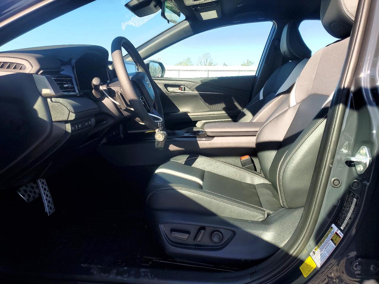 2026 TOYOTA CAMRY SE photo 13