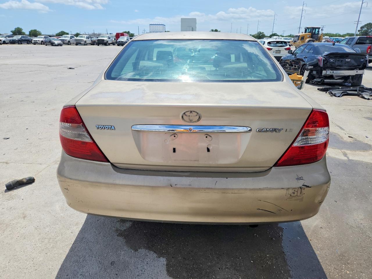 2002 TOYOTA CAMRY LE photo 6