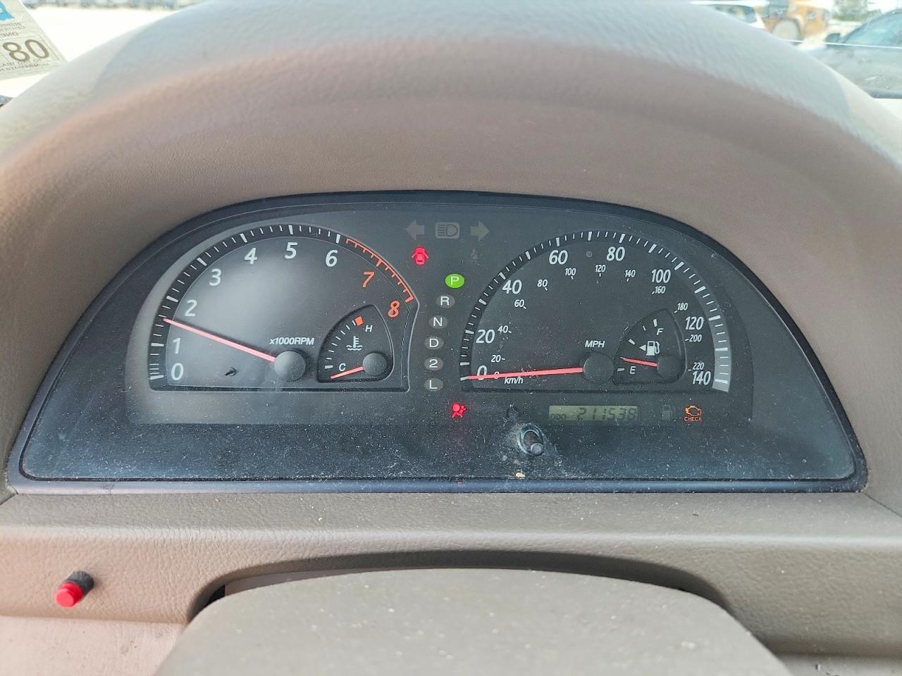 2002 TOYOTA CAMRY LE photo 9