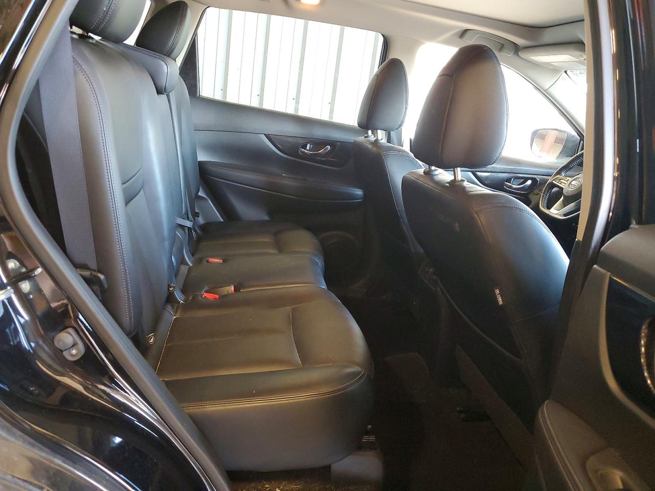2018 NISSAN ROGUE S photo 11