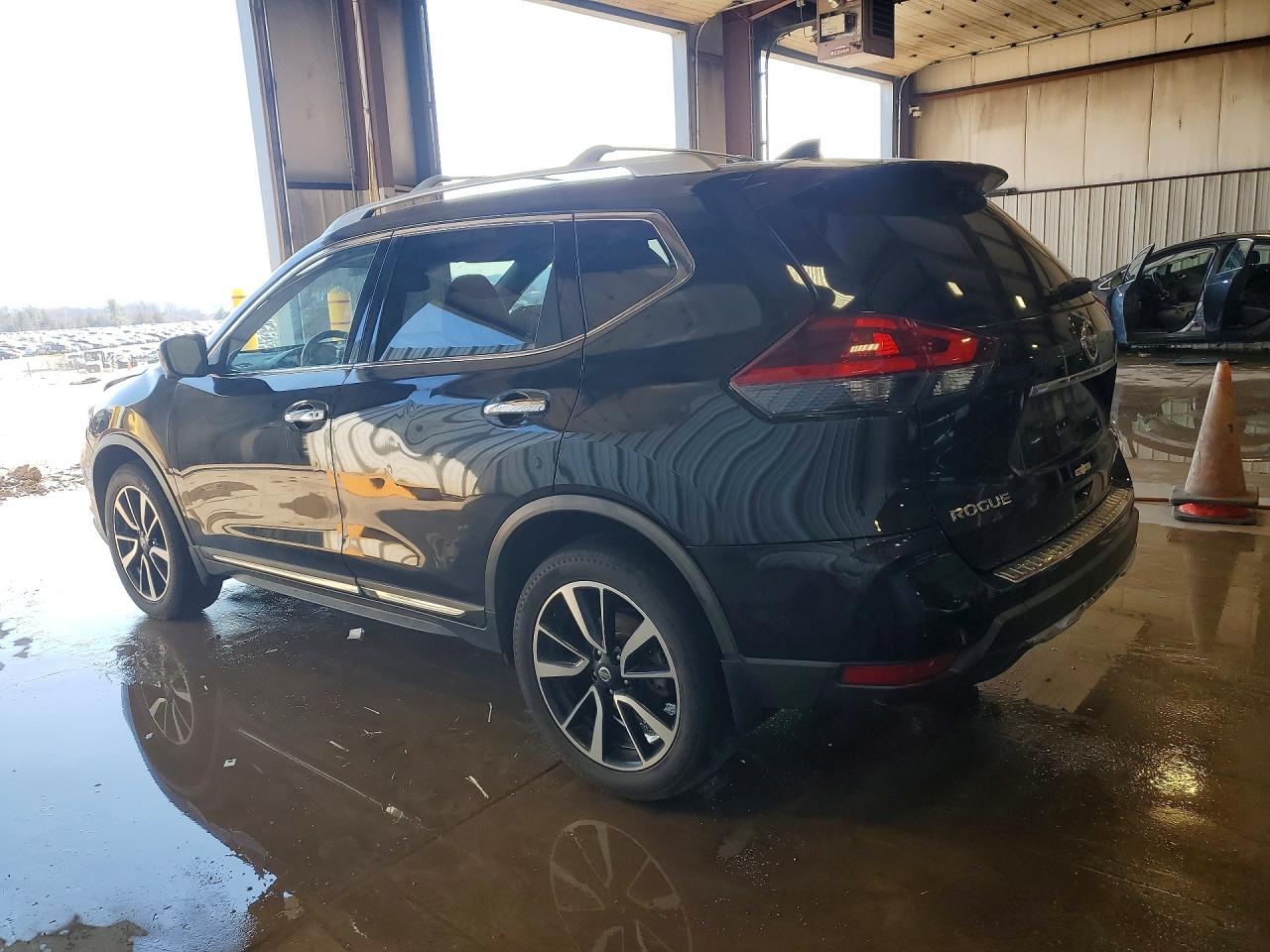 2018 NISSAN ROGUE S photo 2