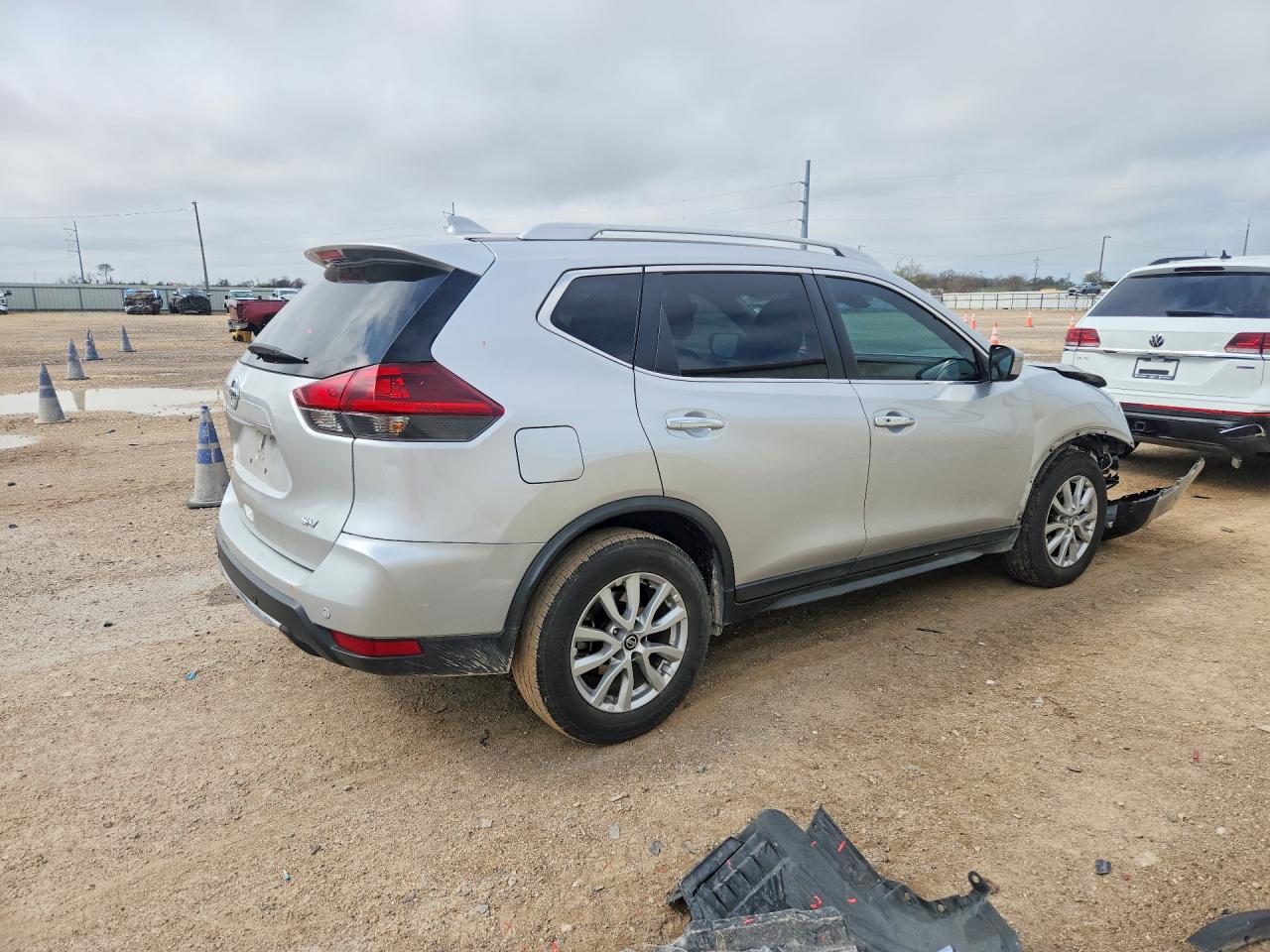2019 NISSAN ROGUE SV photo 3