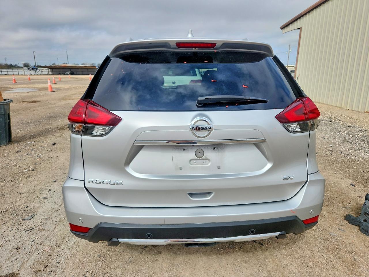 2019 NISSAN ROGUE SV photo 6