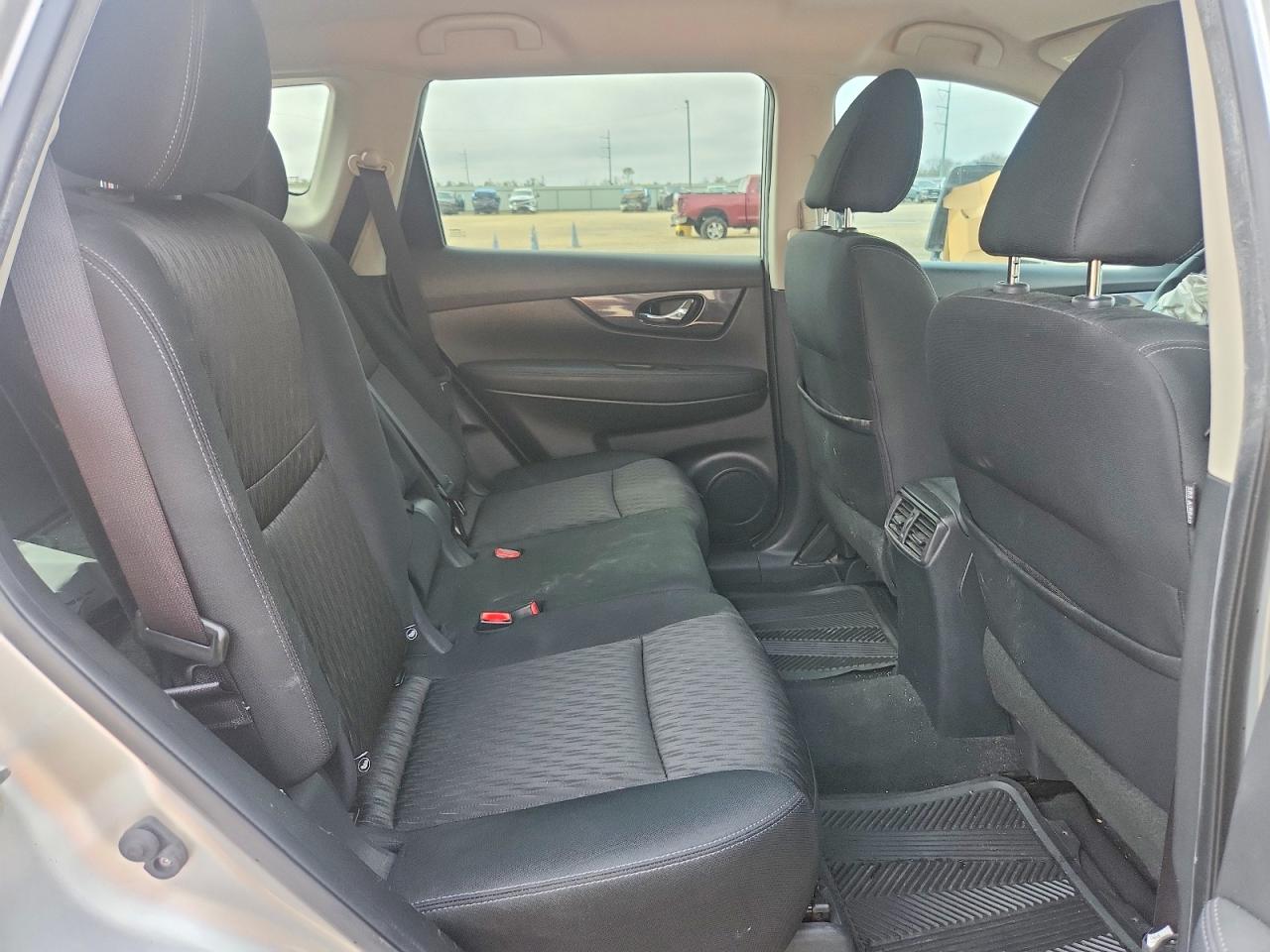2019 NISSAN ROGUE SV photo 11