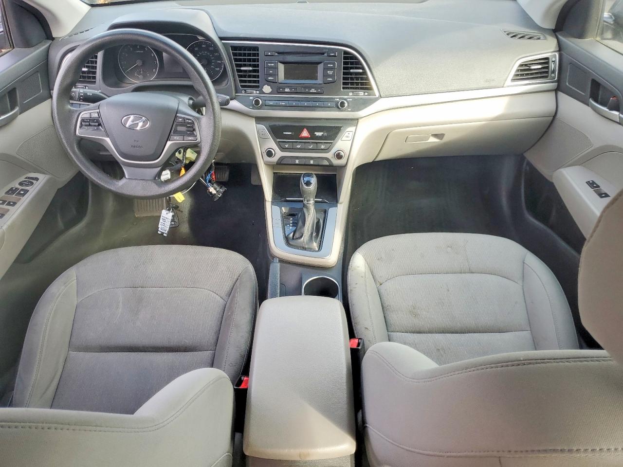 2017 HYUNDAI ELANTRA SE photo 8