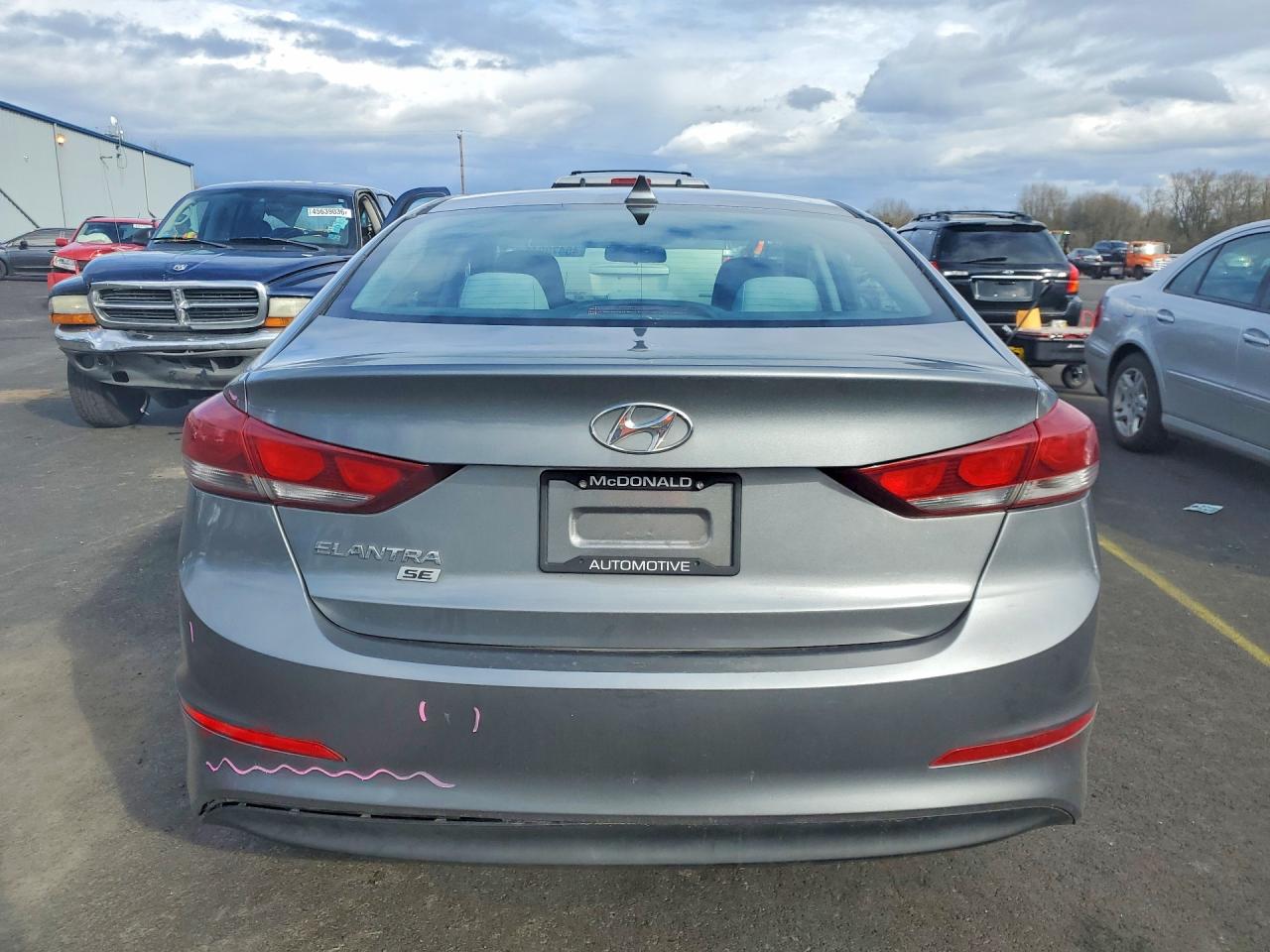 2017 HYUNDAI ELANTRA SE photo 6