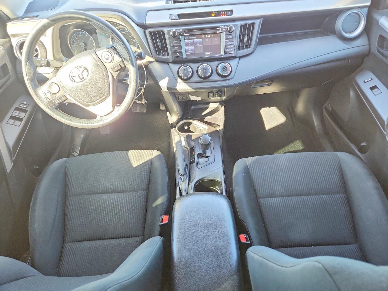 2017 TOYOTA RAV4 LE photo 8