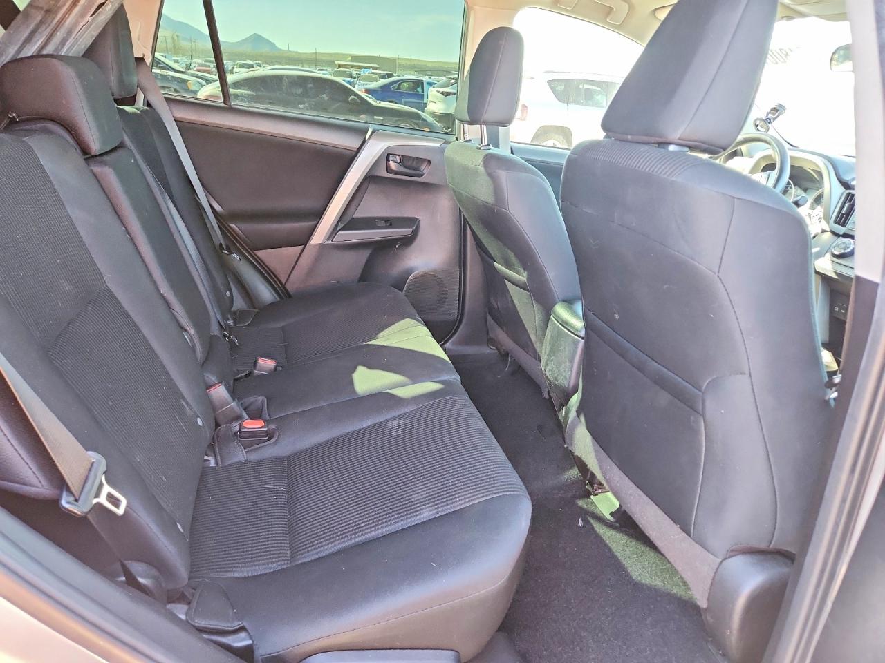 2017 TOYOTA RAV4 LE photo 10
