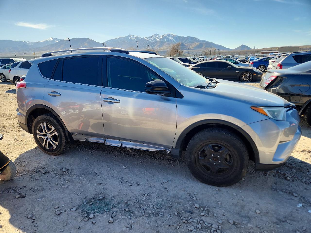 2017 TOYOTA RAV4 LE photo 4