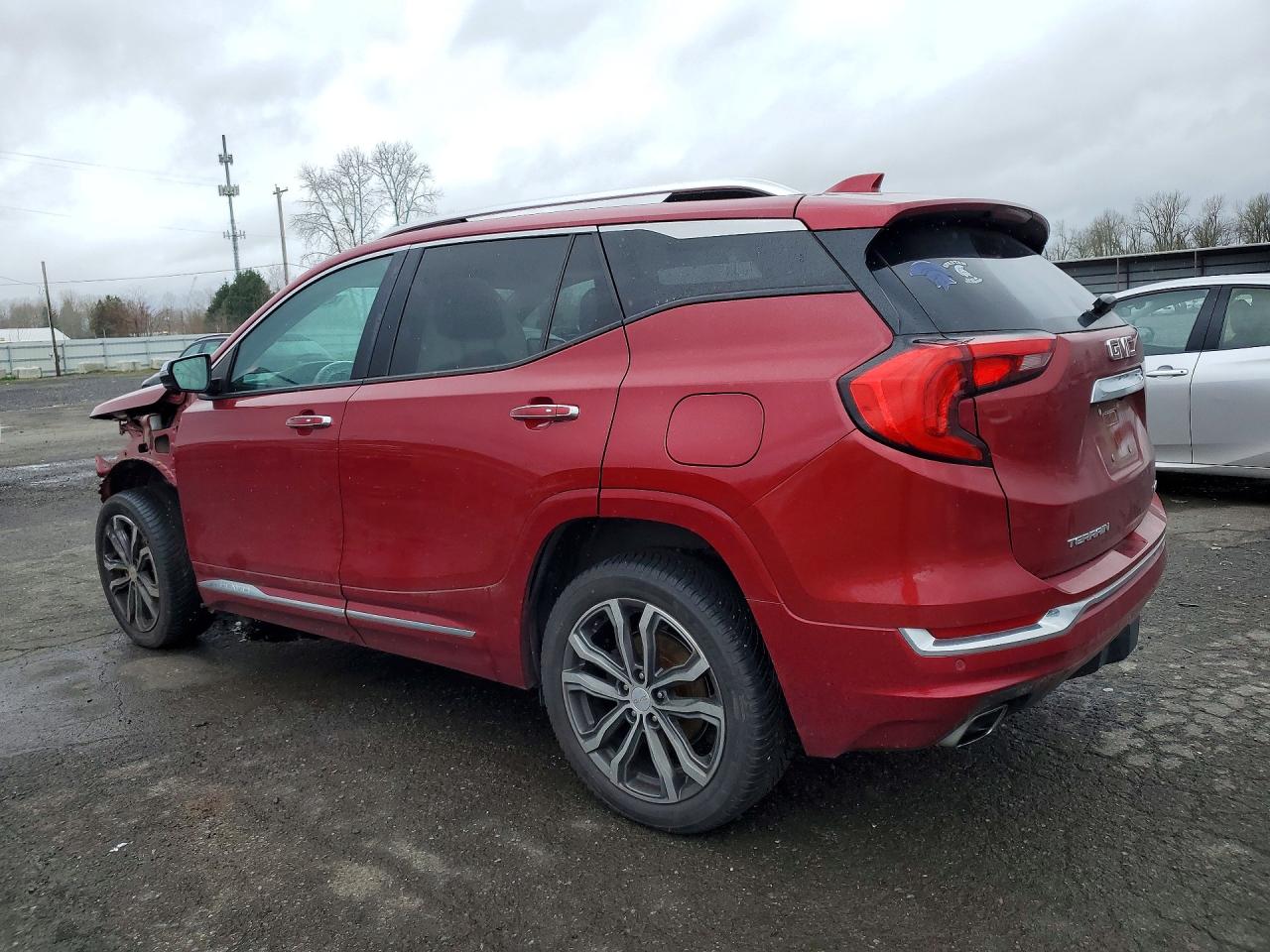 2018 GMC TERRAIN DENALI photo 2