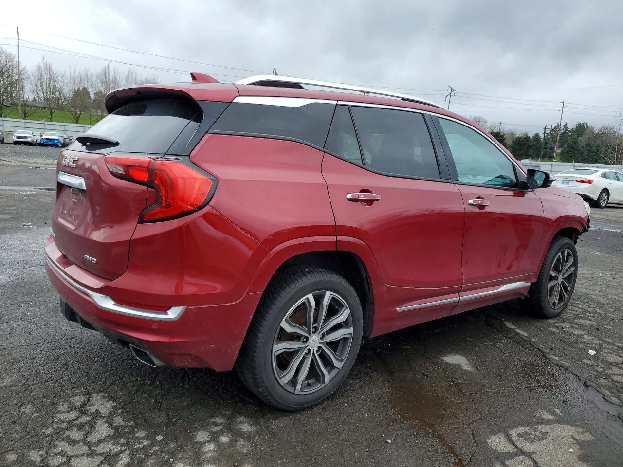 2018 GMC TERRAIN DENALI photo 3