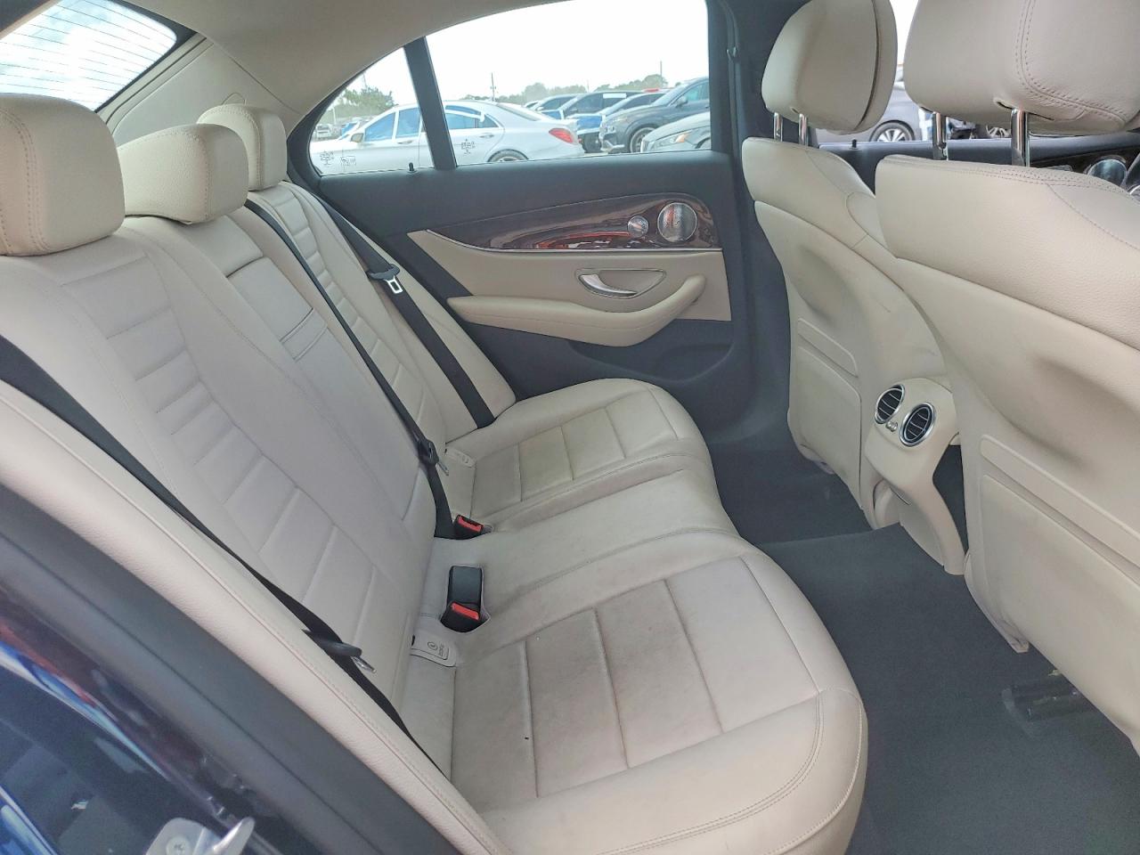 2017 MERCEDES-BENZ E 300 4MATIC photo 10