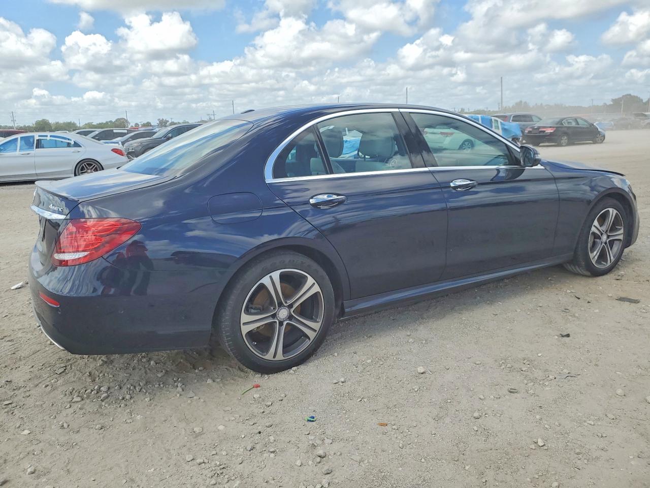 2017 MERCEDES-BENZ E 300 4MATIC photo 3