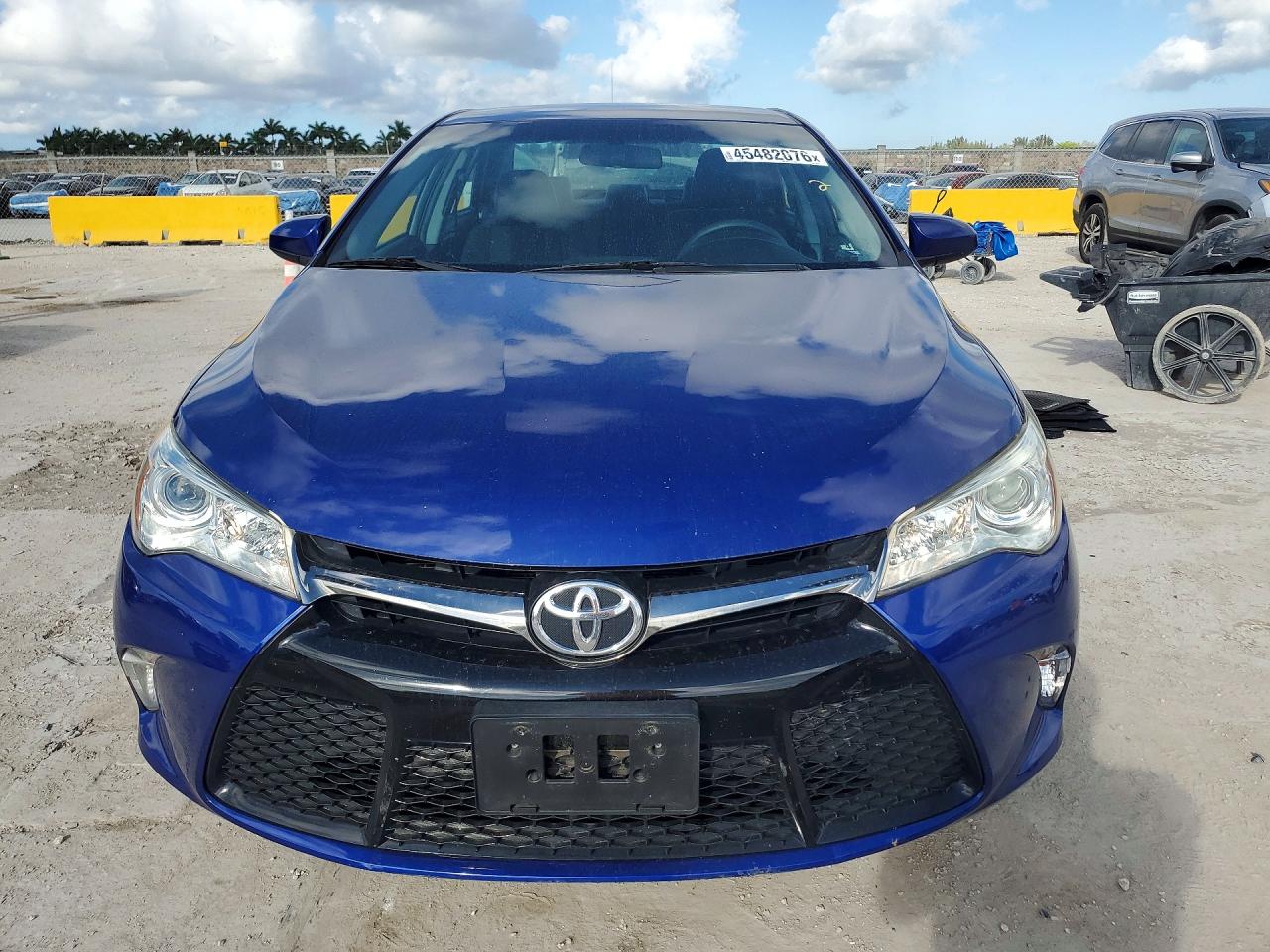 2015 TOYOTA CAMRY SE photo 5