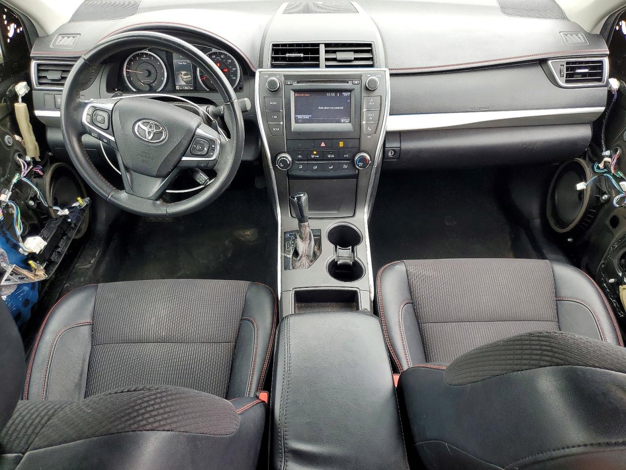 2017 TOYOTA CAMRY SE photo 8