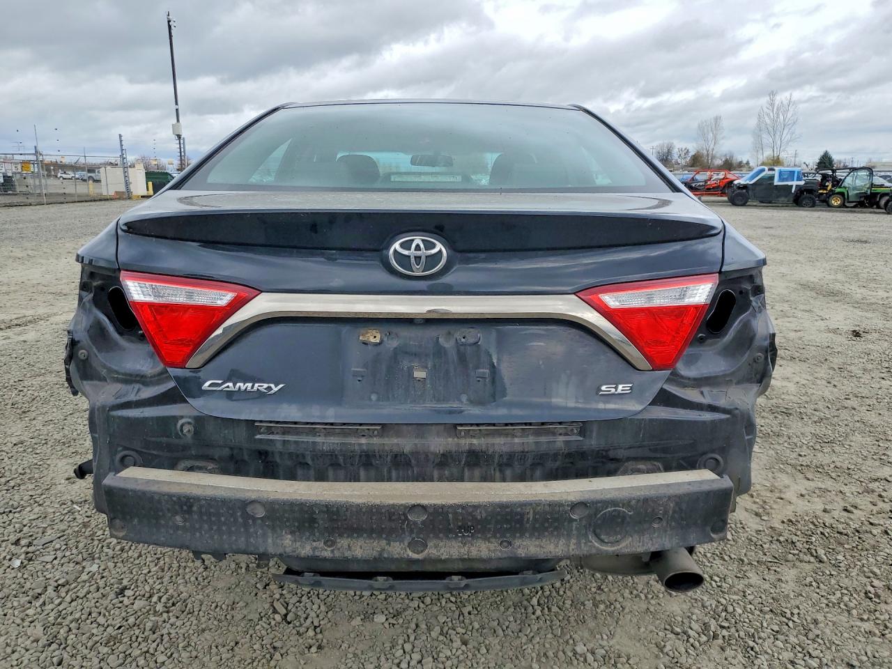 2017 TOYOTA CAMRY SE photo 6