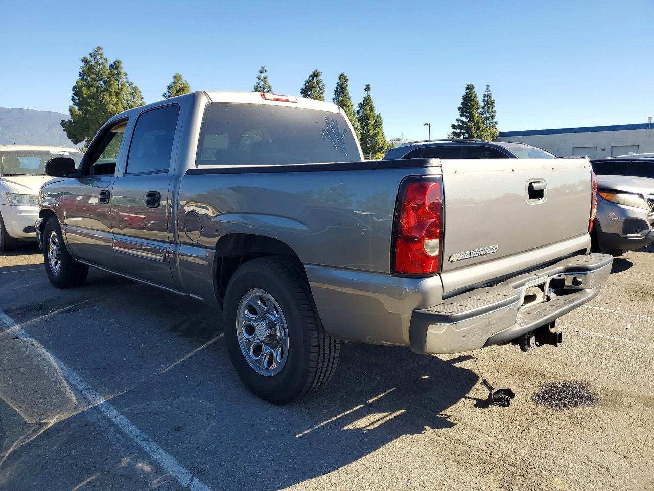 2006 CHEVROLET SILVERADO C1500 photo 2