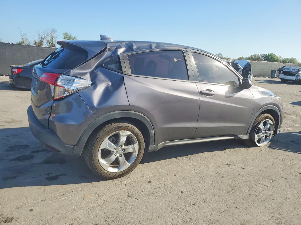 2019 HONDA HR-V LX photo 3