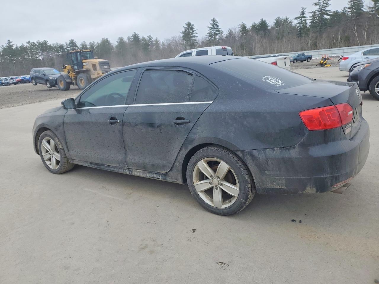 2013 VOLKSWAGEN JETTA SE photo 2